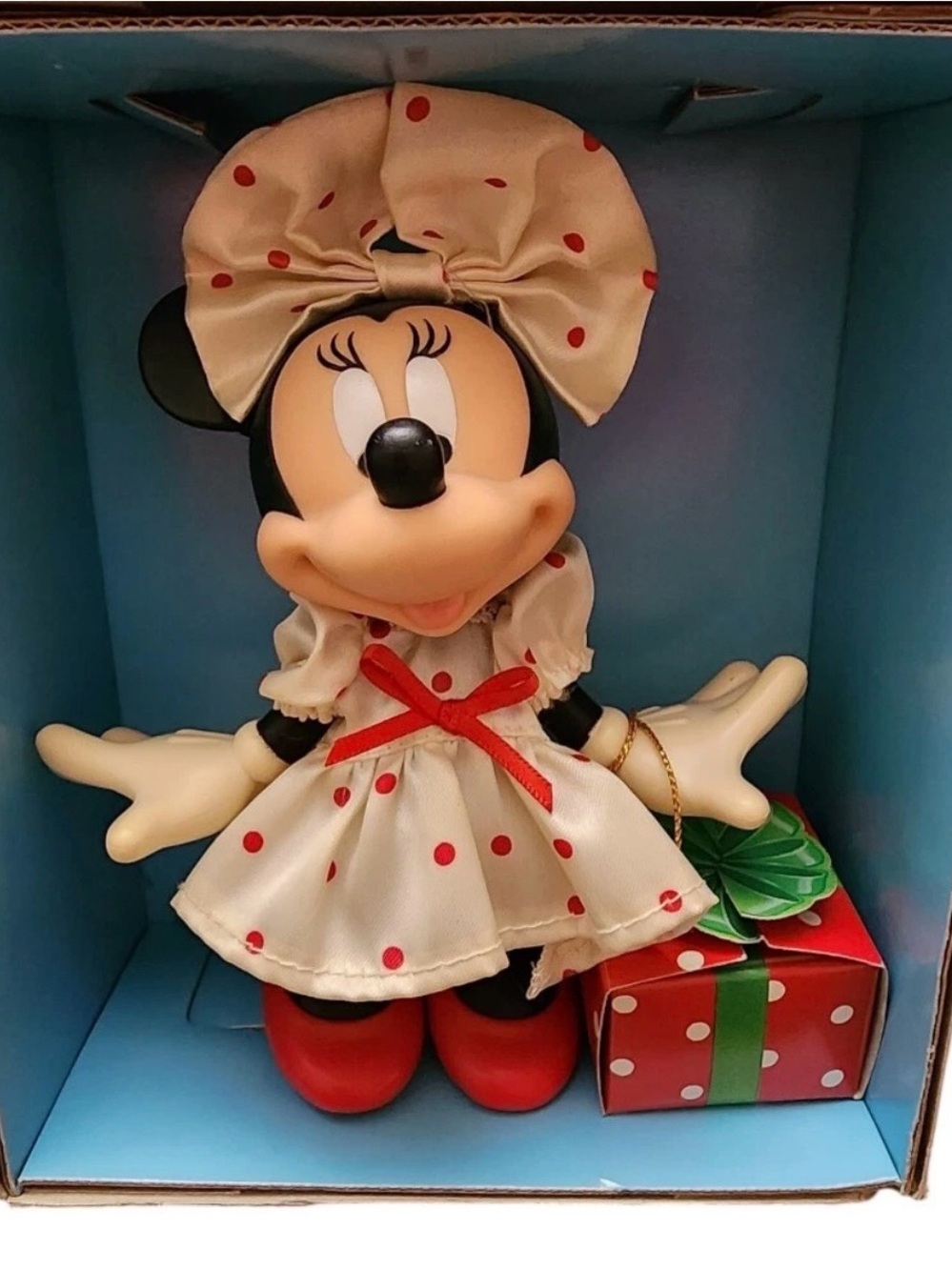 Mattel #18954 - Walt Disney's "Dressing Pretty Minnie" Doll